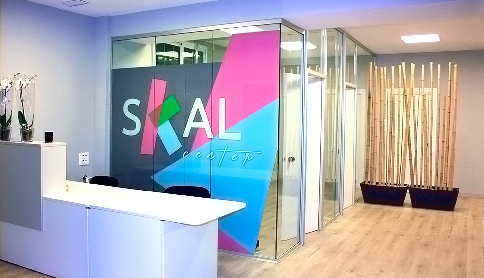 Proyecto identidad corporativa Skal Center.