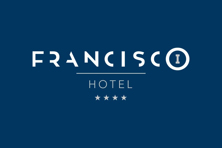 Imagen corporativa Hotel Francisco I, logotipo sobre fondo azul, versión horizontal.